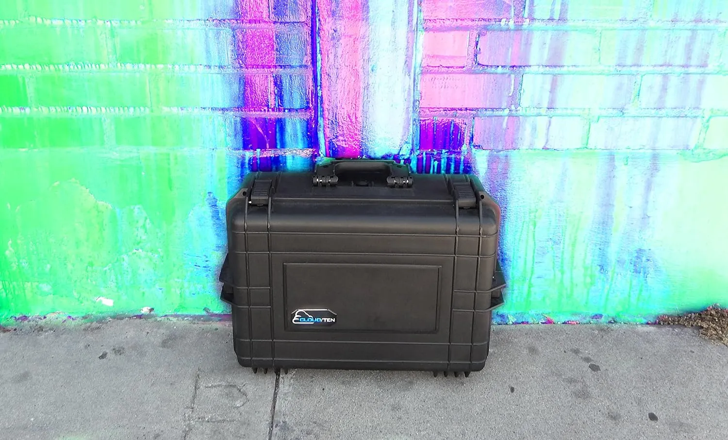 23 inch XL Airtight Travel Case with Impact Absorbing Protective Customizable Foam