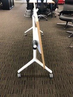 C-FLIP FOLDING TABLE
