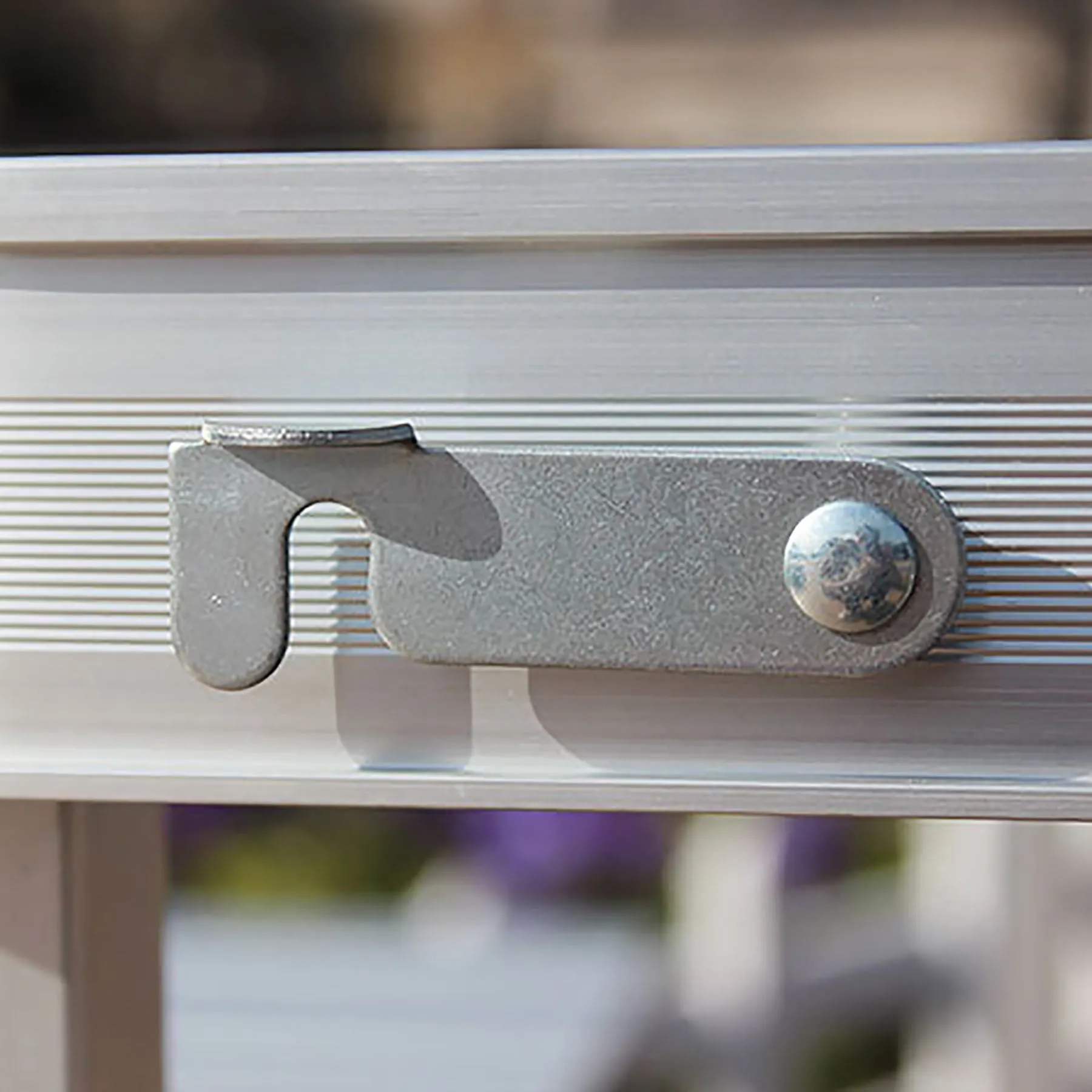 Folding table 4 Aluminum chairs