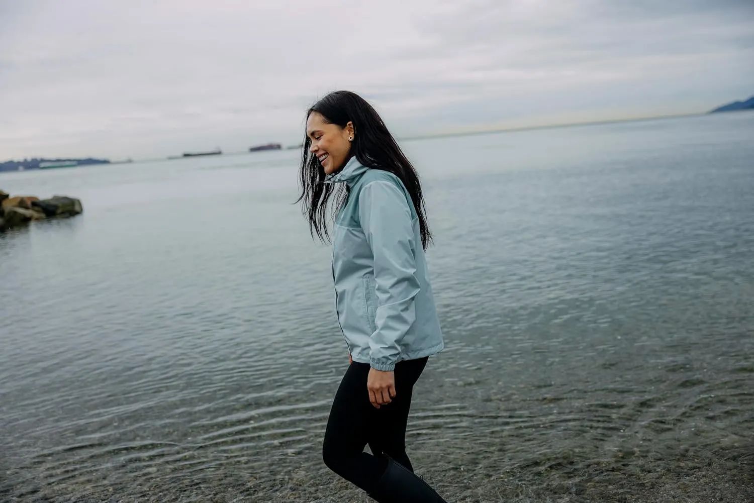 Helly-Hansen Vancouver Rain Jacket - Waterproof, Breathable Women's Jacket, Lightweight Outdoor Rain Jacket