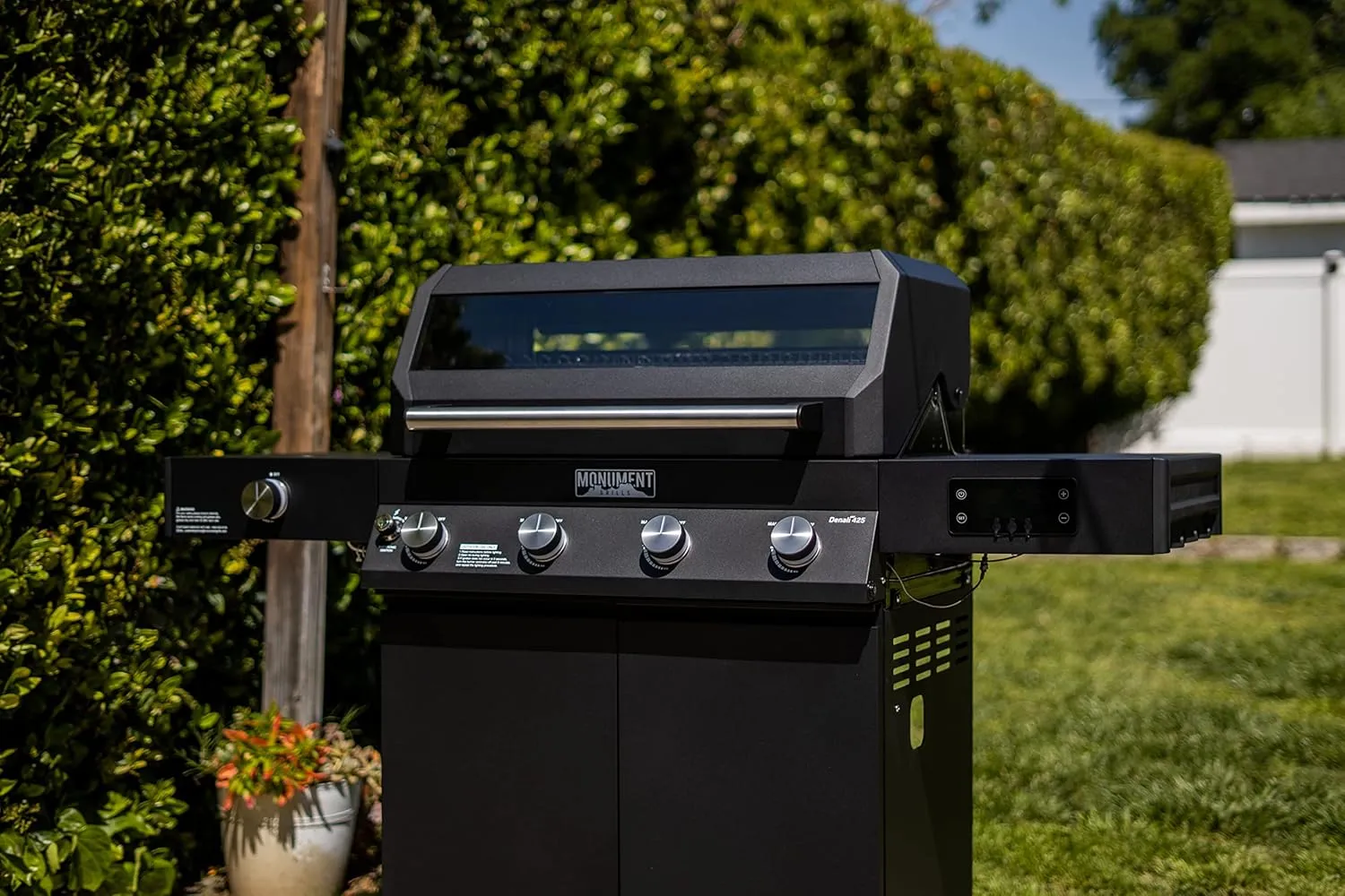 Monument Grills Denali 425 4-Burner Liquid Propane Gas Smart bbq Grill Stainless Steel with BBQ Cover (2 items)