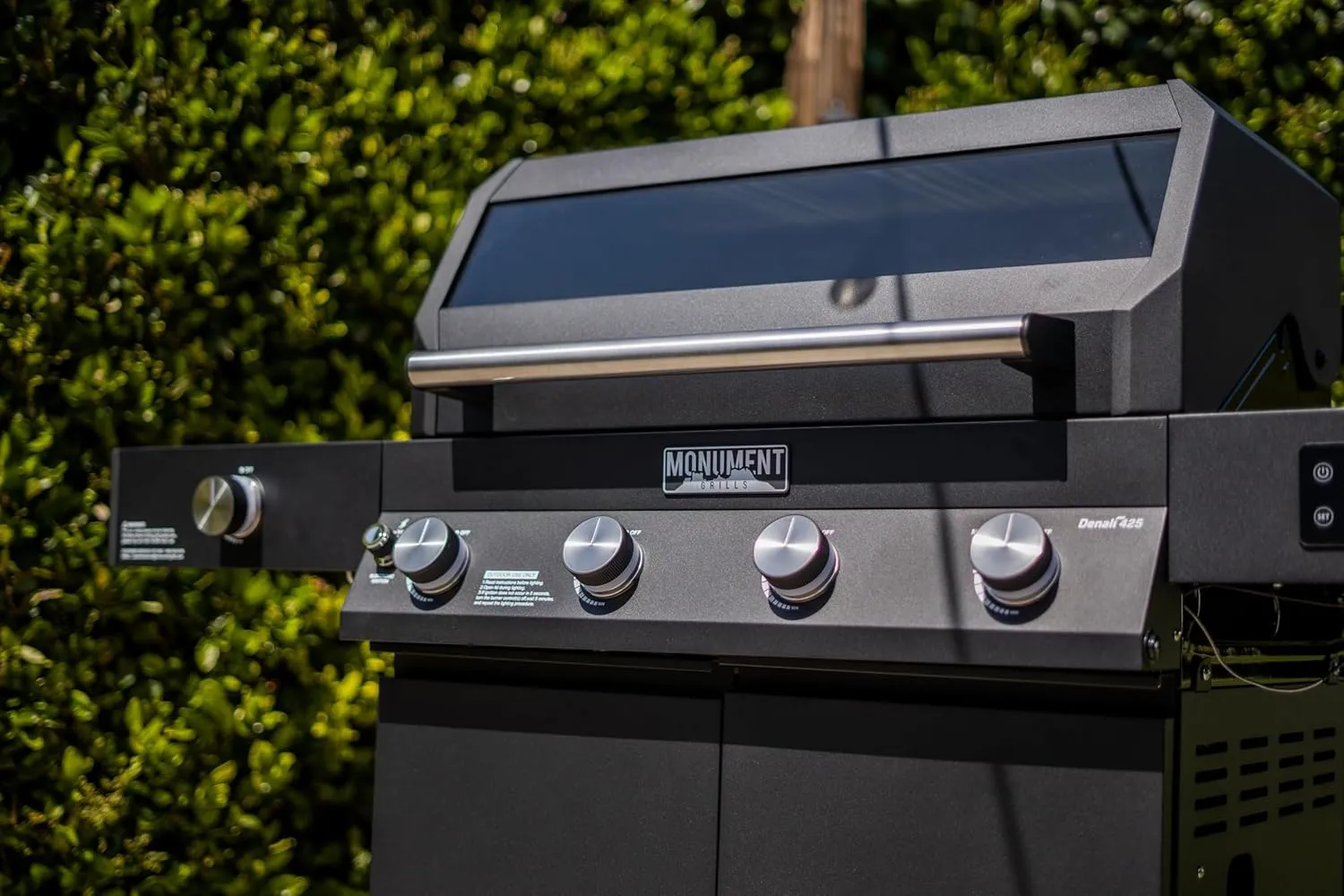 Monument Grills Denali 425 4-Burner Liquid Propane Gas Smart bbq Grill Stainless Steel with BBQ Cover (2 items)