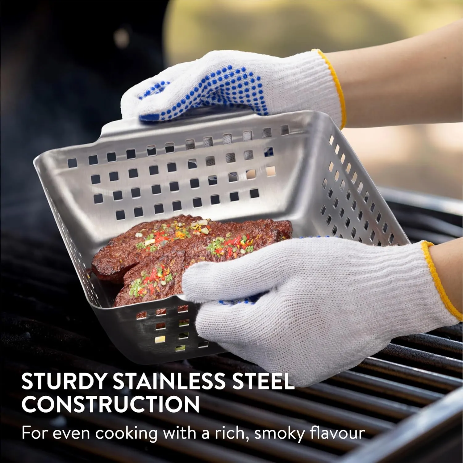Navaris Stainless Steel BBQ Grill Basket - 8.3"x8.3" (21x21cm) BBQ Grill Pan with Heavy-Duty Design & Perfect Heat Distribution - Easy to Use & Clean for Any Griller - 2-Piece Set