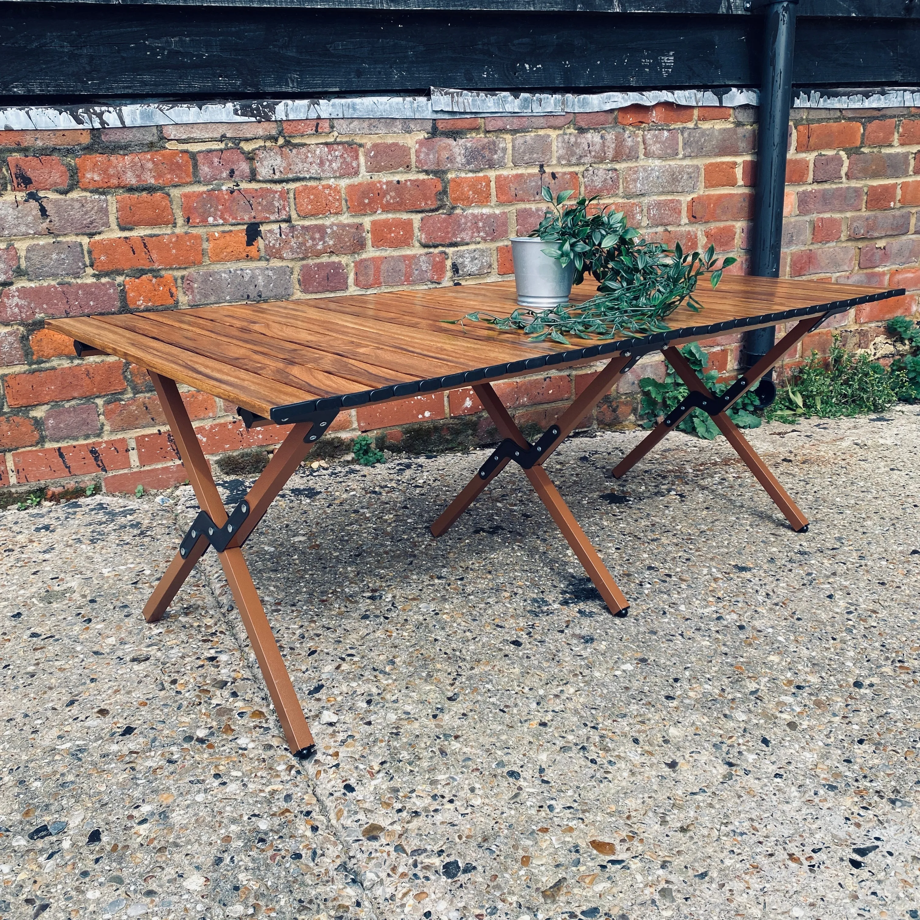 Safari Roll-Top Folding Table