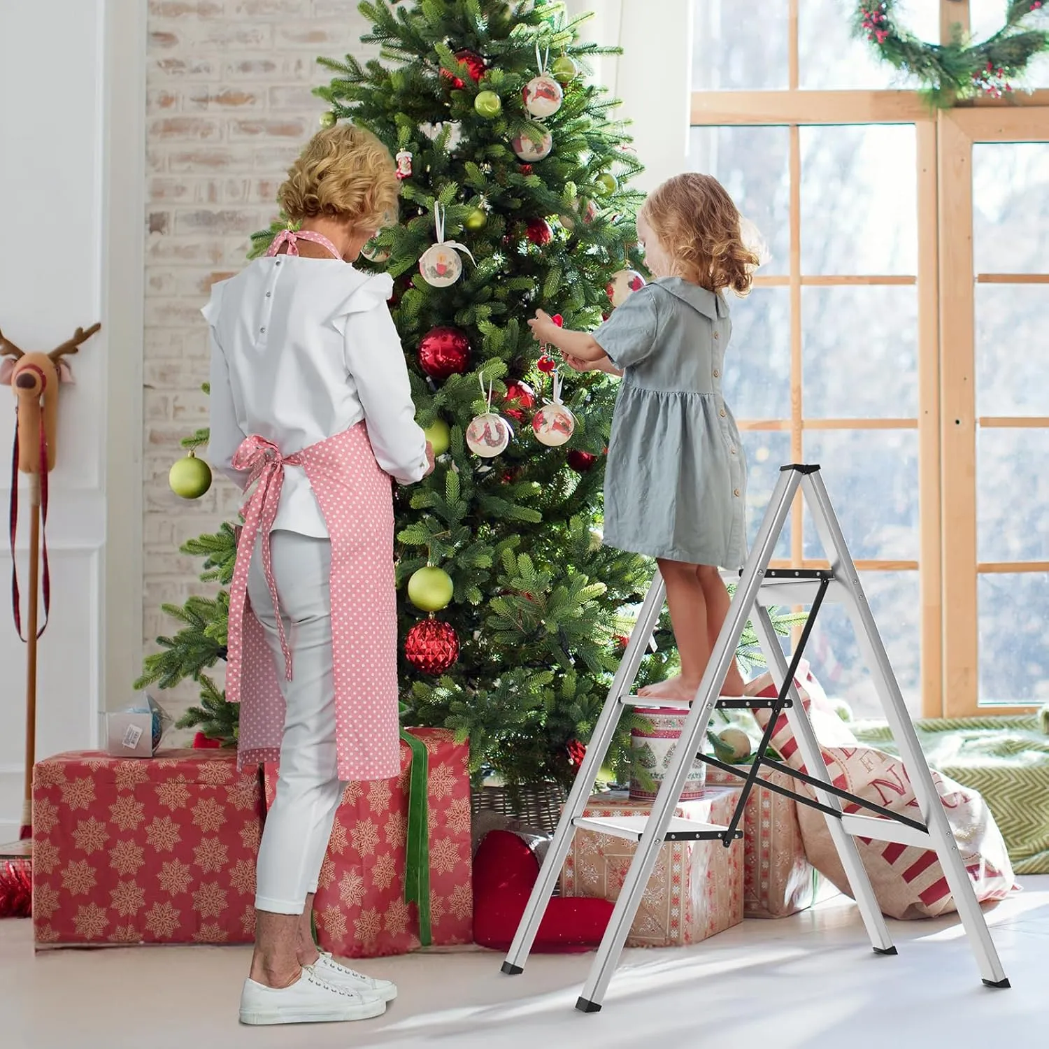 TLGREEN 3 Step Ladder, Aluminum Step Ladder 3 Step Folding with Anti-Slip Pedal, 330LBS Capacity Folding Step Ladder, Lightweight Stepladder for Kitchen, Office, Home, Garage (Silver)